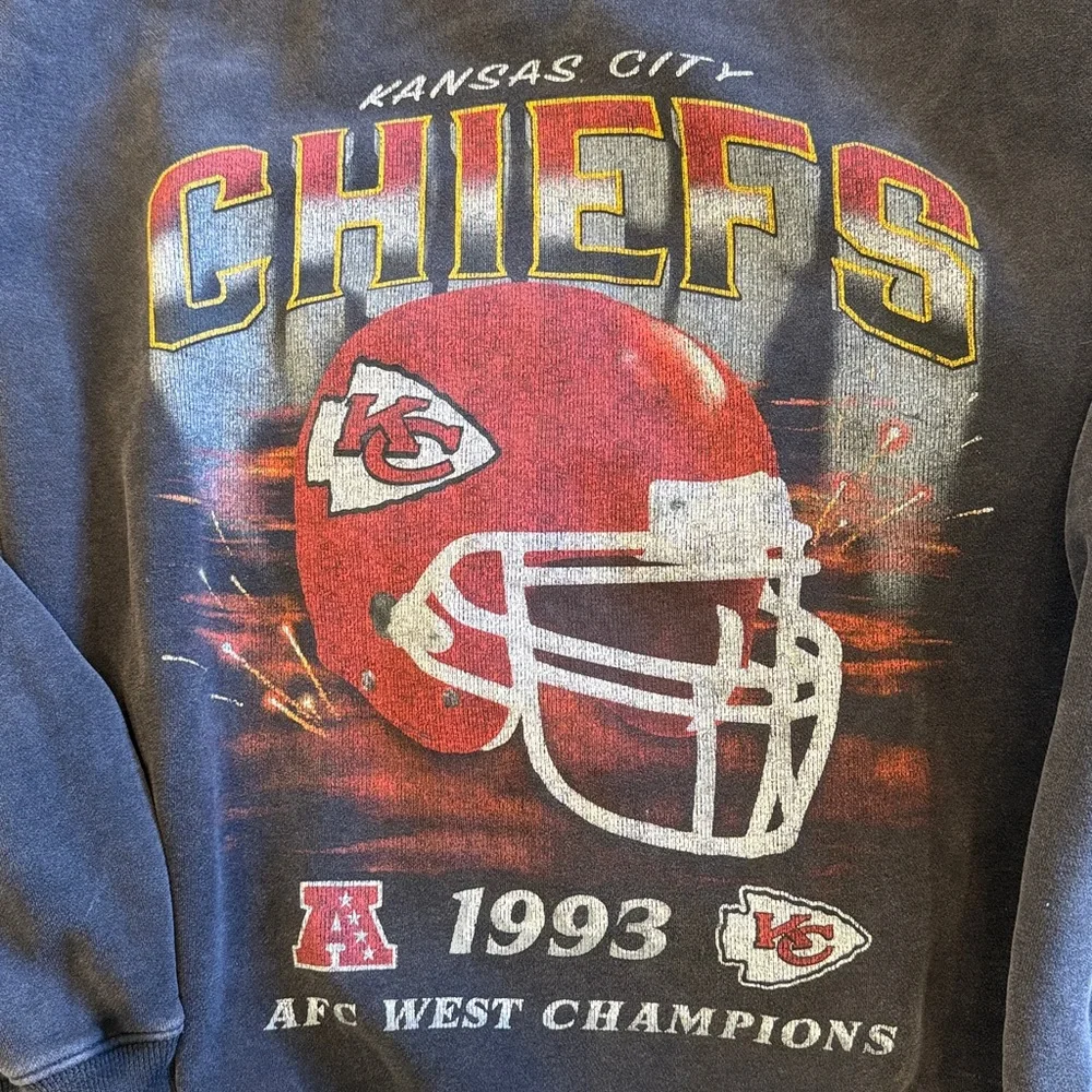 Kansas City Chiefs Sweatshirt - Picture 3 of 6